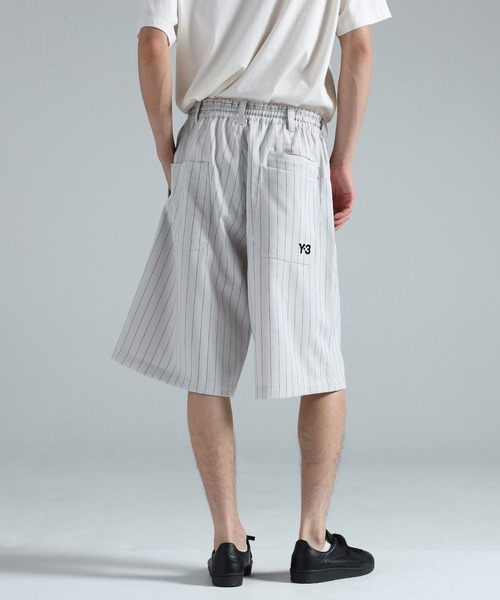 Y-3(ワイスリー)の「Y-3 PINSTRIPE SPORT UNIFORM SHORTS(その他パンツ・メンズ・ホワイト系その他・SMALL/X-SMALL/MEDIUM/LARGE)」の3枚目の写真