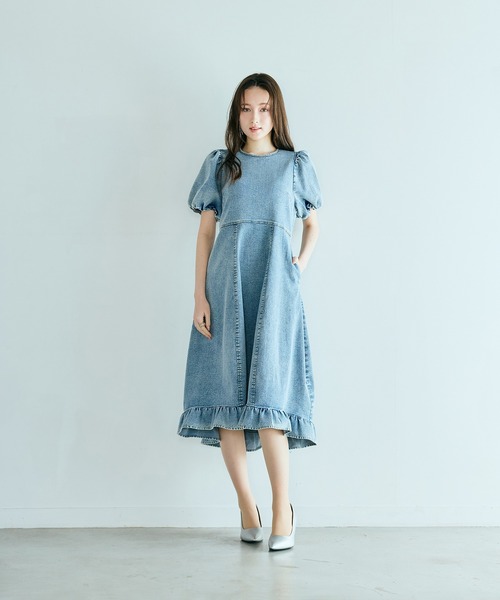 Audie a Muses(オーディアミューズ)の「ライトデニムボリュームスリーブワンピース(ワンピース・レディース・ネイビー・38/42/36)」の2枚目の写真