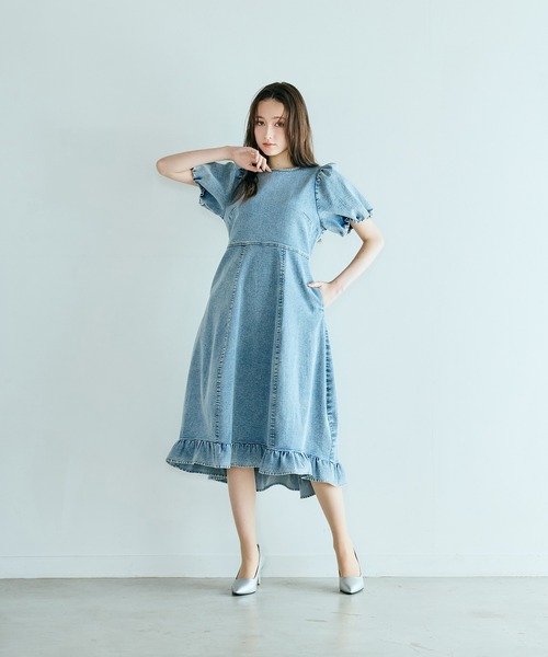 Audie a Muses(オーディアミューズ)の「ライトデニムボリュームスリーブワンピース(ワンピース・レディース・ネイビー・38/42/36)」の3枚目の写真