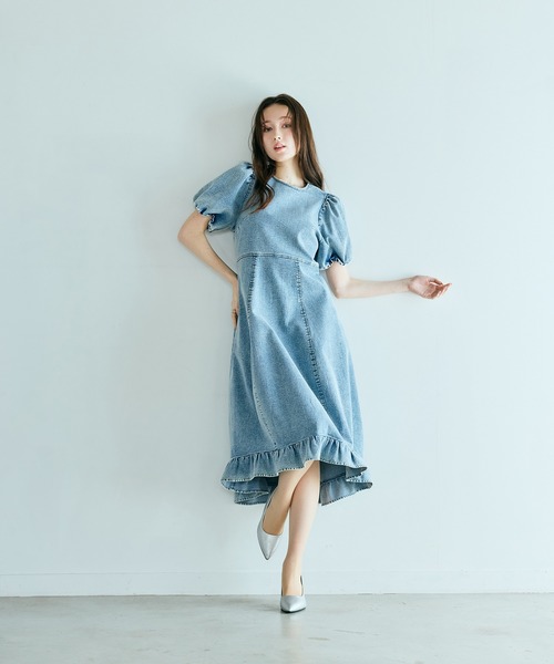 Audie a Muses(オーディアミューズ)の「ライトデニムボリュームスリーブワンピース(ワンピース・レディース・ネイビー・38/42/36)」の5枚目の写真