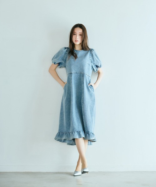Audie a Muses(オーディアミューズ)の「ライトデニムボリュームスリーブワンピース(ワンピース・レディース・ネイビー・38/42/36)」の7枚目の写真