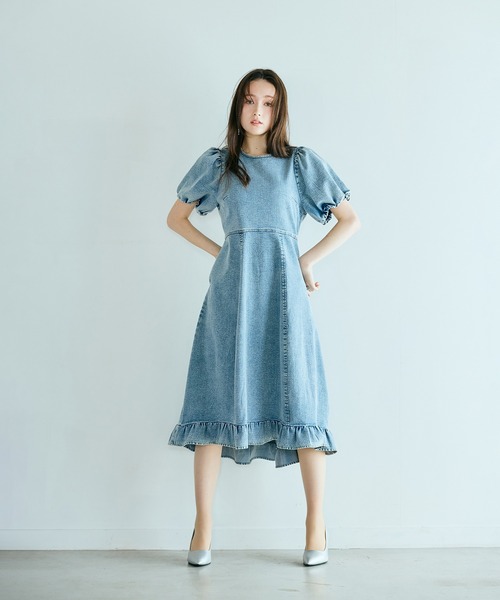 Audie a Muses(オーディアミューズ)の「ライトデニムボリュームスリーブワンピース(ワンピース・レディース・ネイビー・38/42/36)」の9枚目の写真