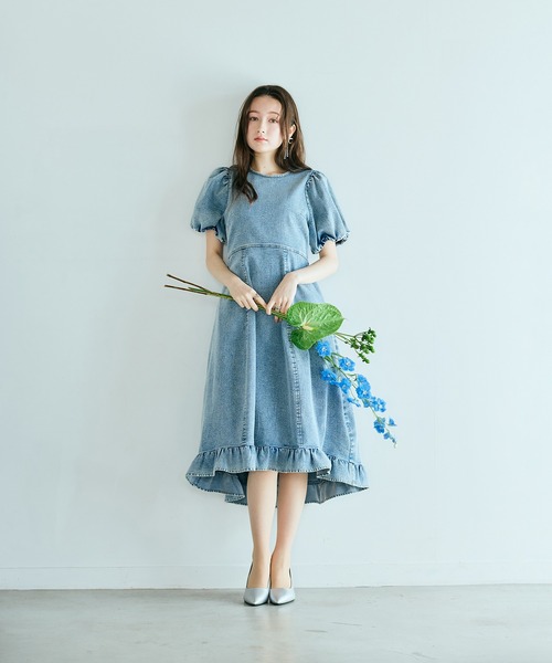 Audie a Muses(オーディアミューズ)の「ライトデニムボリュームスリーブワンピース(ワンピース・レディース・ネイビー・38/42/36)」の13枚目の写真