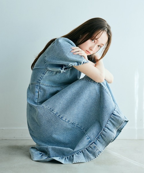 Audie a Muses(オーディアミューズ)の「ライトデニムボリュームスリーブワンピース(ワンピース・レディース・ネイビー・38/42/36)」の17枚目の写真
