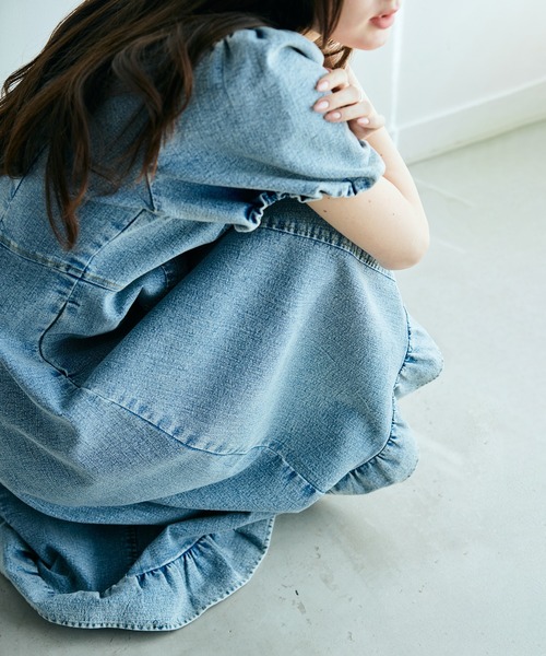 Audie a Muses(オーディアミューズ)の「ライトデニムボリュームスリーブワンピース(ワンピース・レディース・ネイビー・38/42/36)」の18枚目の写真