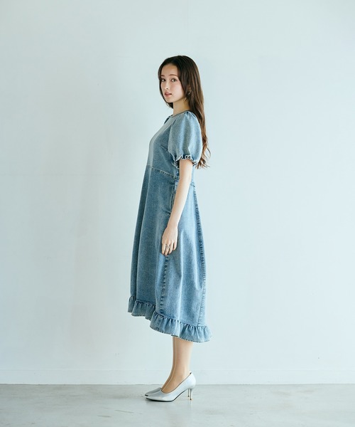 Audie a Muses(オーディアミューズ)の「ライトデニムボリュームスリーブワンピース(ワンピース・レディース・ネイビー・38/42/36)」の20枚目の写真