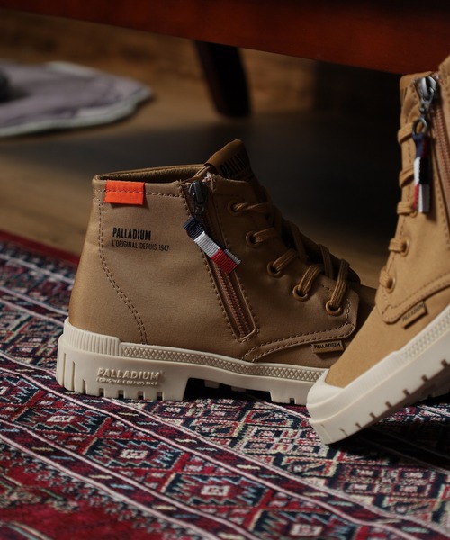 PALLADIUM（パラディウム）の「SP20 HI TECH OUTZIP サイドジップ ハイカット シューズ ユニセックス（スニーカー・メンズ・ホワイト/ベージュ系その他/ブラック・29cm/25.5cm/25cm/24.5cm/24cm/23.5cm/23cm/28cm/27.5cm/27cm/26.5cm/26cm/22.5cm）」の3枚目の写真