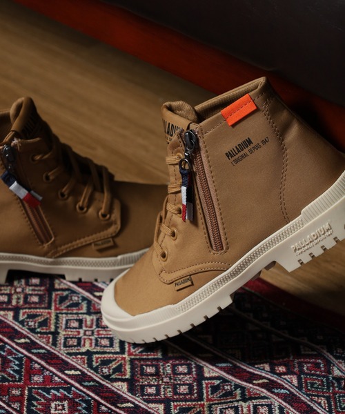 PALLADIUM（パラディウム）の「SP20 HI TECH OUTZIP サイドジップ ハイカット シューズ ユニセックス（スニーカー・メンズ・ホワイト/ベージュ系その他/ブラック・29cm/25.5cm/25cm/24.5cm/24cm/23.5cm/23cm/28cm/27.5cm/27cm/26.5cm/26cm/22.5cm）」の4枚目の写真