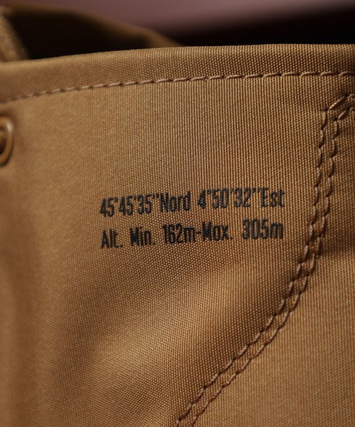 PALLADIUM（パラディウム）の「SP20 HI TECH OUTZIP サイドジップ ハイカット シューズ ユニセックス（スニーカー・メンズ・ホワイト/ベージュ系その他/ブラック・29cm/25.5cm/25cm/24.5cm/24cm/23.5cm/23cm/28cm/27.5cm/27cm/26.5cm/26cm/22.5cm）」の8枚目の写真