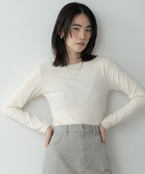 GALLEST（ギャレスト）の「バックオープンリブ長袖Tシャツ（Tシャツ/カットソー・レディース・オフホワイト/カーキ/ブラック・38）」の5枚目の写真