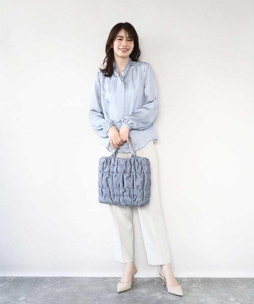 MK MICHEL KLEIN（エムケーミッシェルクラン）の「[A4収納可/300g以下の軽量]ギャザーデザインナイロントートバッグ（トートバッグ・レディース・アイボリー/ダークインディゴブルー/ネイビー・00）」の8枚目の写真