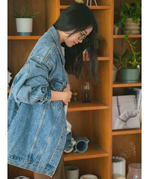 Ungrid（アングリッド）の「ビッグシルエットデニムジャケット（デニムジャケット・レディース・ブルー・FREE）」の4枚目の写真