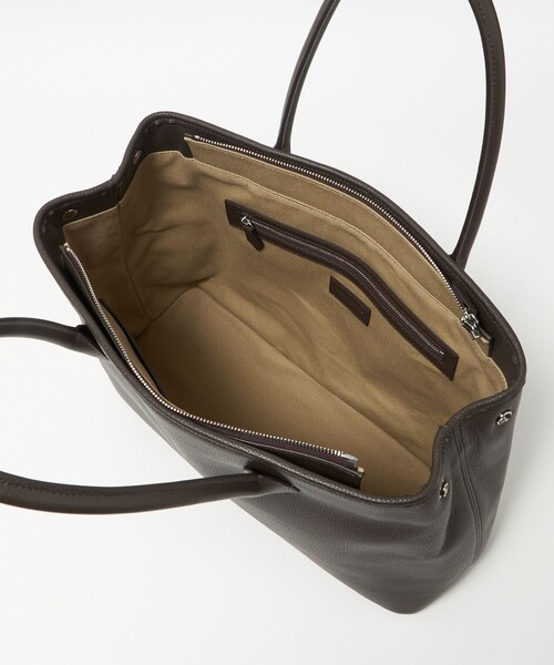 UNITED ARROWS（ユナイテッドアローズ）の「レザー ジップ トートバッグ（トートバッグ・メンズ・ブラック/ダークブラウン・FREE）」の8枚目の写真