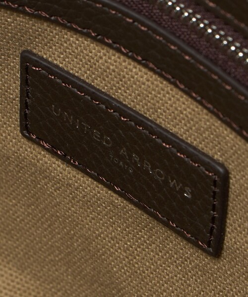 UNITED ARROWS（ユナイテッドアローズ）の「レザー ジップ トートバッグ（トートバッグ・メンズ・ブラック/ダークブラウン・FREE）」の10枚目の写真