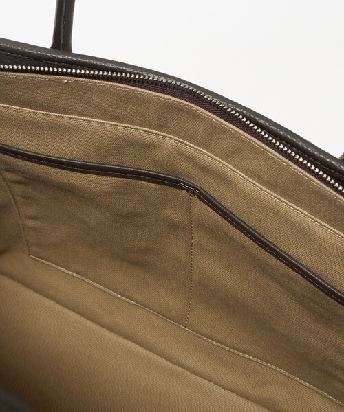 UNITED ARROWS（ユナイテッドアローズ）の「レザー ジップ トートバッグ（トートバッグ・メンズ・ブラック/ダークブラウン・FREE）」の11枚目の写真