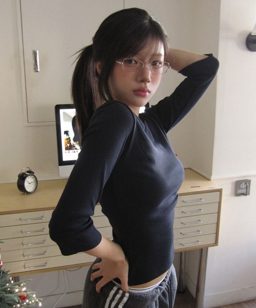 modimood（モディムード）の「[MADE] MOMU BASIC デイリー華奢見えネック7分袖Tシャツ（Tシャツ/カットソー・レディース・アイボリー/ネイビー/グレー・FREE/2/1）」の3枚目の写真