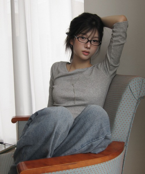 modimood（モディムード）の「[MADE] MOMU BASIC デイリー華奢見えネック7分袖Tシャツ（Tシャツ/カットソー・レディース・アイボリー/ネイビー/グレー・FREE/2/1）」の4枚目の写真