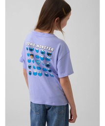 GAP（ギャップ）の「GapKids | セサミストリート オーバーサイズ グラフィックTシャツ（Tシャツ/カットソー）」