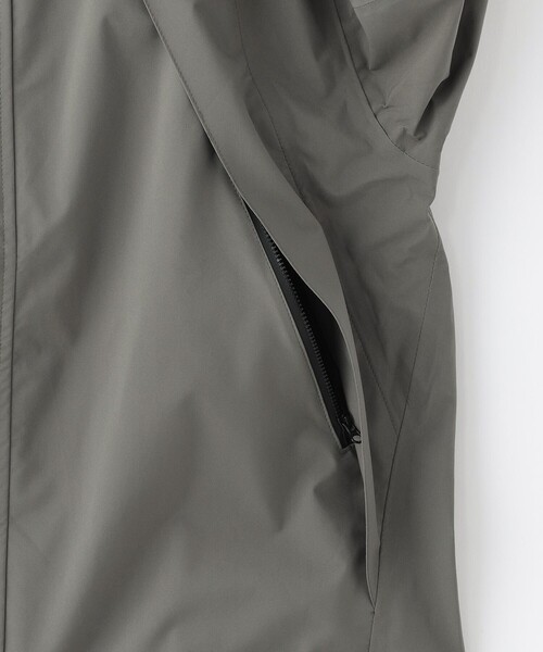 MACKINTOSH PHILOSOPHY（ﾏｯｷﾝﾄｯｼｭ ﾌｨﾛｿﾌｨｰ）の「【MACKINTOSH PHILOSOPHY × KiU】レインブルゾン（ブルゾン・メンズ・ブラック/グレー・40/38）」の9枚目の写真