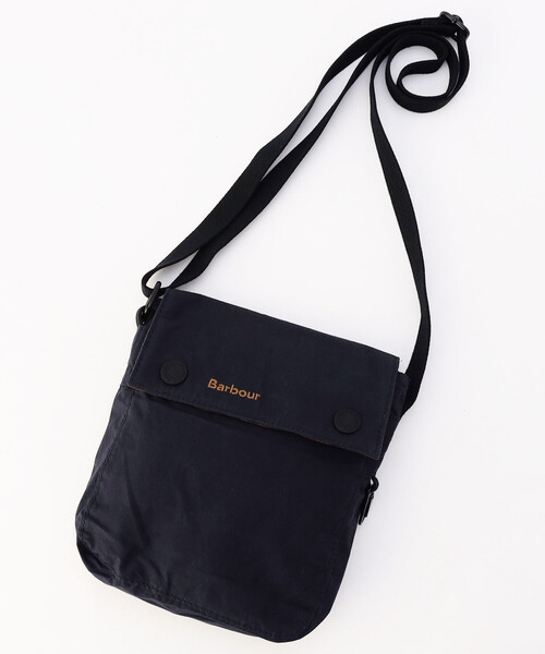 FREAK'S STORE（フリークスストア）の「Barbour/バブアー barbour transport crossbody bag/トランスポート クロス ボディバッグ（ボディバッグ/ウエストポーチ・レディース・オリーブ/ネイビー・ONE SIZE）」の2枚目の写真