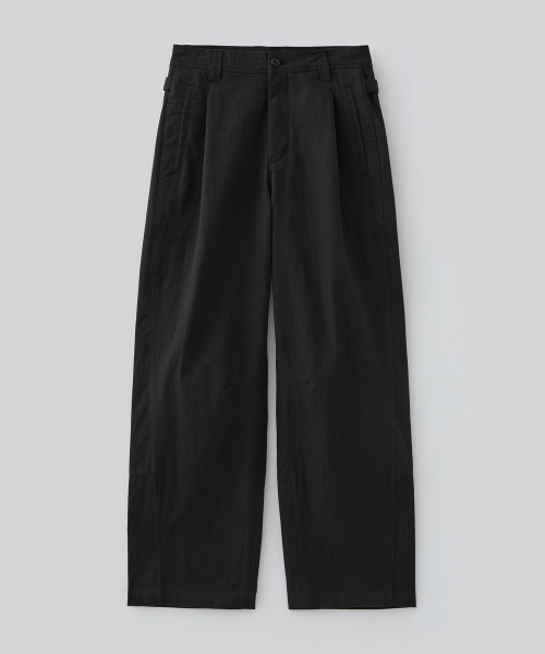 FABREGAT(ファブレガ)の「クリップスワンタックカーブドパンツ(ブラック)(その他パンツ・レディース・その他・1/2/3)」の1枚目の写真