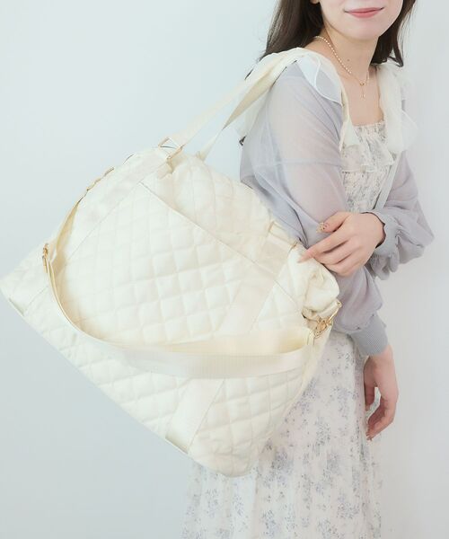 MAJESTIC LEGON（マジェスティックレゴン）の「キルティングトラベルボストン（L）（ボストンバッグ・レディース・ブラック/アイボリー・FREE）」の13枚目の写真