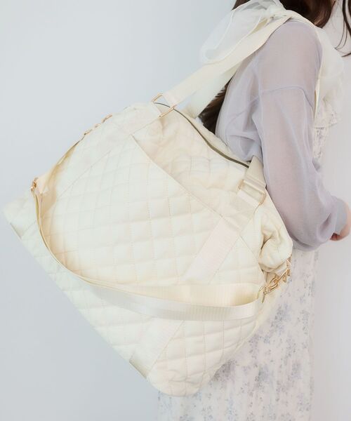 MAJESTIC LEGON（マジェスティックレゴン）の「キルティングトラベルボストン（L）（ボストンバッグ・レディース・ブラック/アイボリー・FREE）」の15枚目の写真