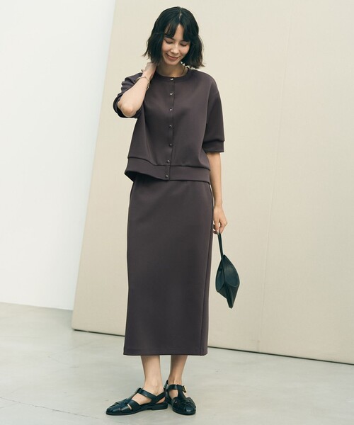 UNFILO(アンフィーロ)の「BEAUTY FORM JERSEY light Iラインスカート(スカート・レディース・グレー系/ブラック系/ベージュ系・SMALL/MEDIUM/MT/LARGE/LT/X-SMALL)」の2枚目の写真