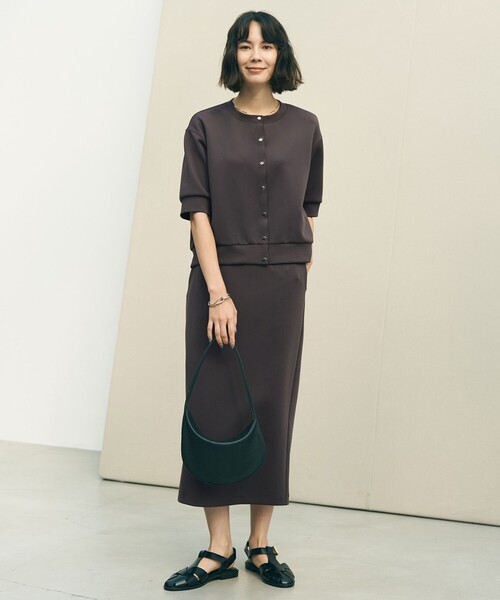 UNFILO(アンフィーロ)の「BEAUTY FORM JERSEY light Iラインスカート(スカート・レディース・グレー系/ブラック系/ベージュ系・SMALL/MEDIUM/MT/LARGE/LT/X-SMALL)」の11枚目の写真