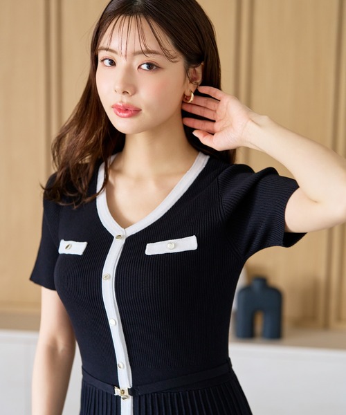 MISCH MASCH(ミッシュマッシュ)の「2026春夏新作 ラメ配色AラインVネックニットワンピース(ワンピース・レディース・ホワイト×ブラック/ブラック/ブルー・フリ-)」の6枚目の写真