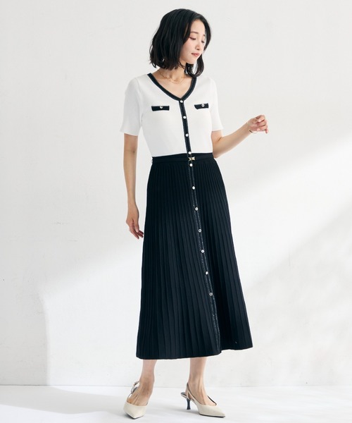 MISCH MASCH(ミッシュマッシュ)の「2026春夏新作 ラメ配色AラインVネックニットワンピース(ワンピース・レディース・ホワイト×ブラック/ブラック/ブルー・フリ-)」の11枚目の写真
