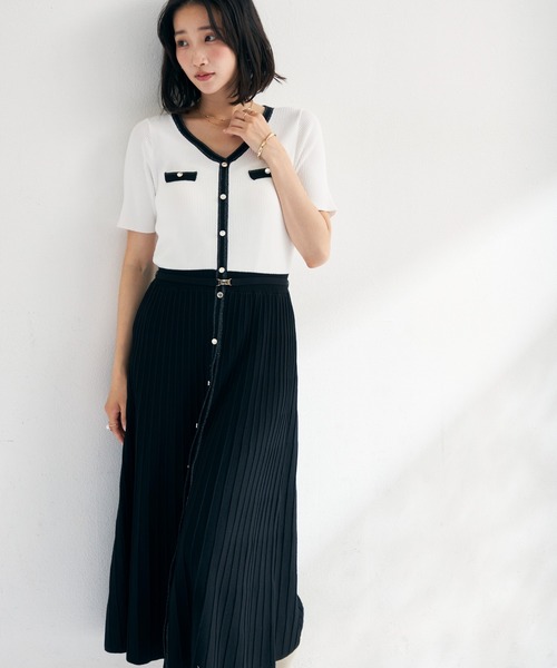MISCH MASCH(ミッシュマッシュ)の「2026春夏新作 ラメ配色AラインVネックニットワンピース(ワンピース・レディース・ホワイト×ブラック/ブラック/ブルー・フリ-)」の18枚目の写真