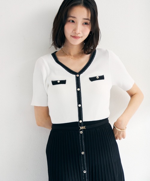 MISCH MASCH(ミッシュマッシュ)の「2026春夏新作 ラメ配色AラインVネックニットワンピース(ワンピース・レディース・ホワイト×ブラック/ブラック/ブルー・フリ-)」の22枚目の写真
