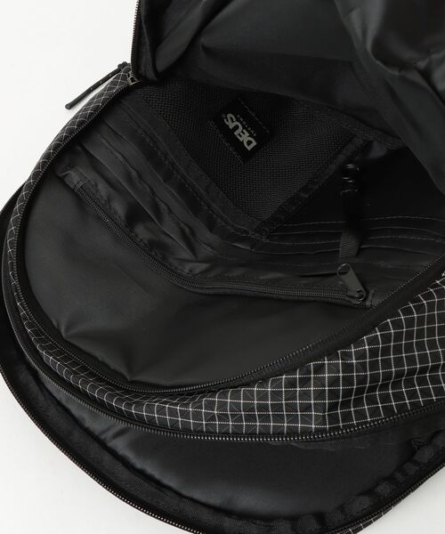DEUS EX MACHINA(デウスエクスマキナ)の「【DEUS】Wanderer Backpack(バックパック/リュック・メンズ・ブラック・ONE SIZE)」の4枚目の写真