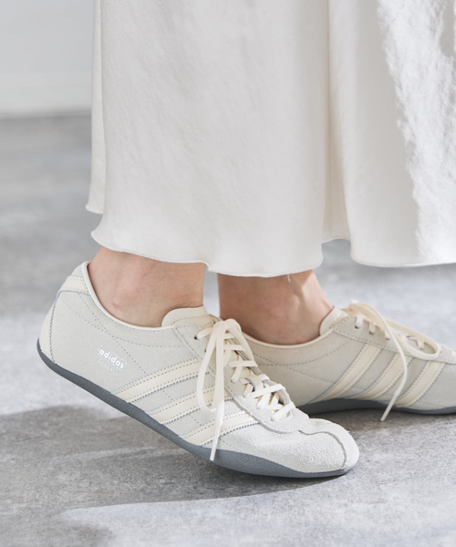 IENA(イエナ)の「adidas originals/アディダス オリジナルス for EDIFICE/IENA 別注 TOKYO W(スニーカー・レディース・ホワイト・23cm/23.5cm/24cm/24.5cm/25cm)」の5枚目の写真