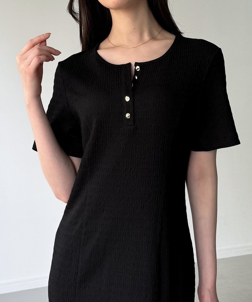 junoah(ジュノア)の「ヘンリーネックストレッチジャガードワンピース(ワンピース・レディース・ブラウン/ブラック/ネイビー・LARGE/MEDIUM/SMALL)」の5枚目の写真