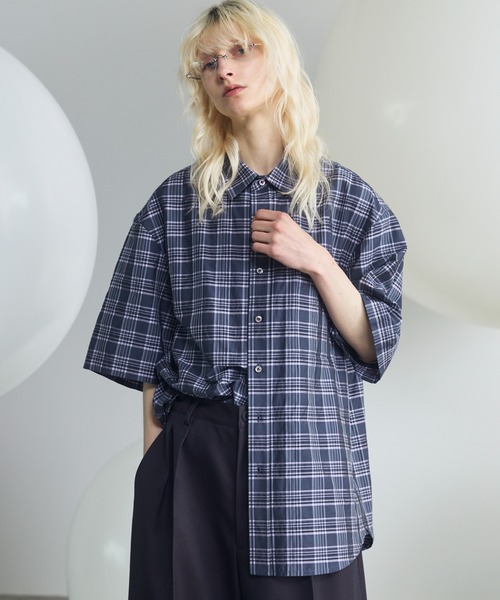 MAISON SPECIAL(メゾンスペシャル)の「《UNISEX》【Italian Dead Stock Fabric】Prime-Over Regular Collar Short Sleeve Shirt/【イタリアンデッドストックファブリック】プライムオーバーレギュラーカラーショートスリーブシャツ【MAISON SPECIAL/メゾンスペシャル】(シャツ/ブラウス・メンズ・ピンク/パープル/オレンジ/その他1/その他2/ブラック/グレー/チャコールグレー/ブルー・0/1/2)」の3枚目の写真