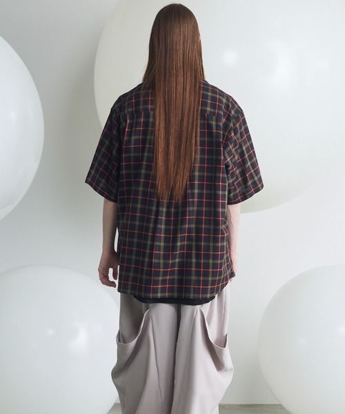 MAISON SPECIAL(メゾンスペシャル)の「《UNISEX》【Italian Dead Stock Fabric】Prime-Over Regular Collar Short Sleeve Shirt/【イタリアンデッドストックファブリック】プライムオーバーレギュラーカラーショートスリーブシャツ【MAISON SPECIAL/メゾンスペシャル】(シャツ/ブラウス・メンズ・ピンク/パープル/オレンジ/その他1/その他2/ブラック/グレー/チャコールグレー/ブルー・0/1/2)」の22枚目の写真