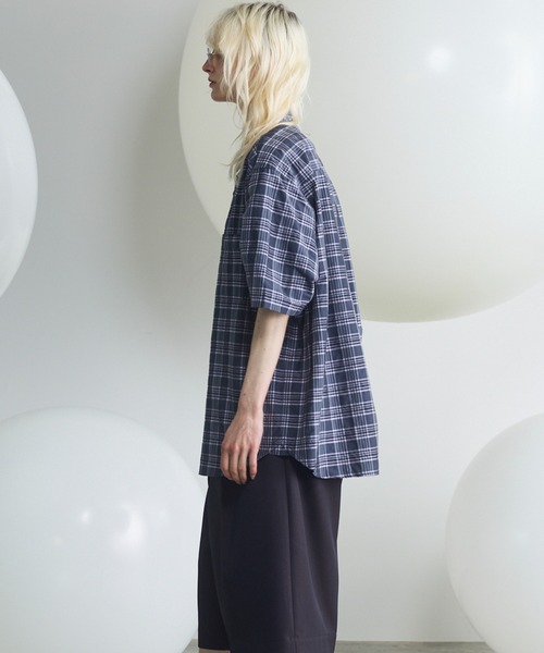 MAISON SPECIAL(メゾンスペシャル)の「《UNISEX》【Italian Dead Stock Fabric】Prime-Over Regular Collar Short Sleeve Shirt/【イタリアンデッドストックファブリック】プライムオーバーレギュラーカラーショートスリーブシャツ【MAISON SPECIAL/メゾンスペシャル】(シャツ/ブラウス・メンズ・ピンク/パープル/オレンジ/その他1/その他2/ブラック/グレー/チャコールグレー/ブルー・0/1/2)」の20枚目の写真