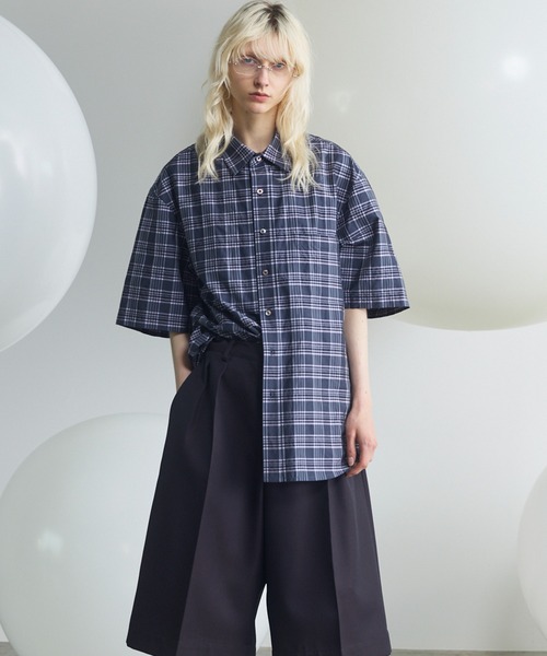 MAISON SPECIAL(メゾンスペシャル)の「《UNISEX》【Italian Dead Stock Fabric】Prime-Over Regular Collar Short Sleeve Shirt/【イタリアンデッドストックファブリック】プライムオーバーレギュラーカラーショートスリーブシャツ【MAISON SPECIAL/メゾンスペシャル】(シャツ/ブラウス・メンズ・ピンク/パープル/オレンジ/その他1/その他2/ブラック/グレー/チャコールグレー/ブルー・0/1/2)」の21枚目の写真