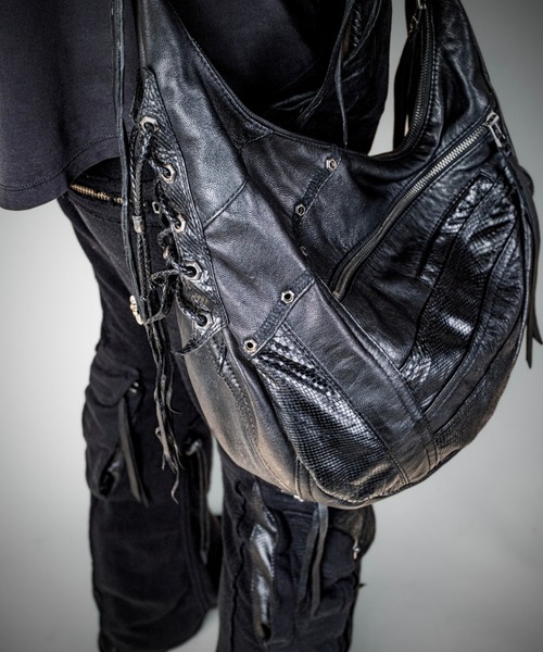 14th Addiction(フォーティーンスアディクション)の「14th Addiction/フォーティーンスアディクション/Gipsy Croc(ショルダーバッグ・メンズ・ブラック・F)」の7枚目の写真