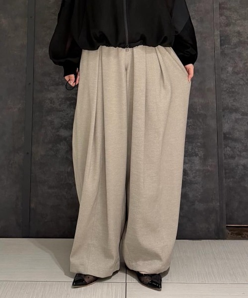 ADORE(アドーア)の「◆ナチュラルオックスパンツ(その他パンツ・レディース・ベージュ/ネイビー・36/38)」の21枚目の写真