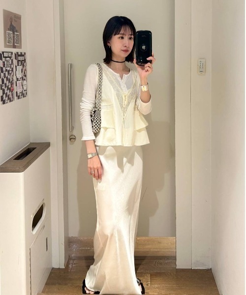 JEANASIS(ジーナシス)の「レーストリミングVベスト/666288(ベスト・レディース・ブラック/オフホワイト/ブラウン・FREE)」の20枚目の写真