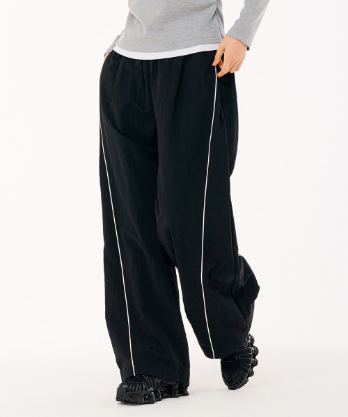 CHASECULT(チェイスカルト)の「レディース カーブドワイドパンツ-FBRG2292C03(スウェットパンツ・レディース・ブラック・67/70/76)」の3枚目の写真