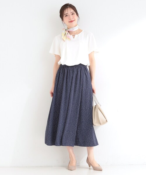 SHOO・LA・RUE(シューラルー)の「【ひんやり/UV/セットアップ可】洗濯後しわになりにくい スキッパーブラウス(シャツ/ブラウス・レディース・オフホワイト/ネイビー系5/ホワイト系8・01/02/03/04)」の15枚目の写真