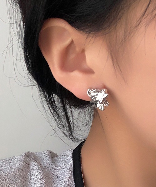 almo(アルモ)の「ストーンモチーフペアピアス/レディース/両耳用(LEY)(ピアス(両耳用)・メンズ・ゴールド/シルバー・FREE)」の3枚目の写真