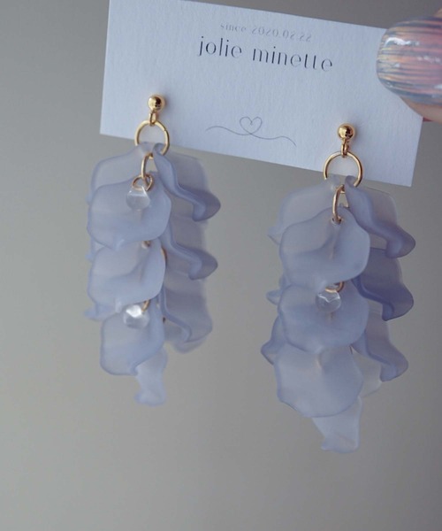 CERCA（チェルカ）の「jolie minette/藤モチーフ シアーフラワーピアス/アレルギー対応（ピアス（両耳用）・レディース・ホワイト/グレイッシュブルー・FREE）」の9枚目の写真
