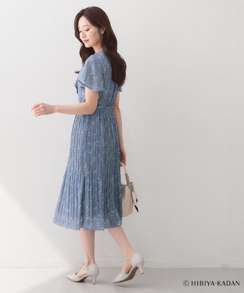index（インデックス）の「◆【日比谷花壇コラボ】ラッフルタイプリーツワンピース【防シワ/洗濯機OK】（ワンピース・レディース・ベージュ系その他4/ブルー系5/ネイビー系・38/36/40/42）」の13枚目の写真