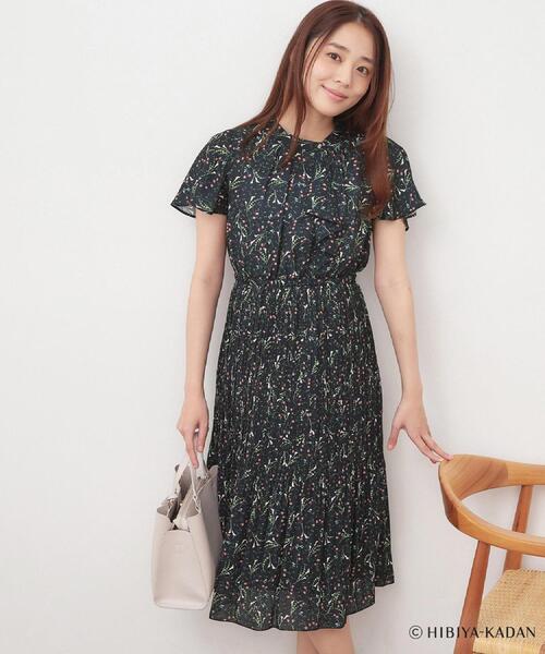 index（インデックス）の「◆【日比谷花壇コラボ】ラッフルタイプリーツワンピース【防シワ/洗濯機OK】（ワンピース・レディース・ベージュ系その他4/ブルー系5/ネイビー系・38/36/40/42）」の15枚目の写真