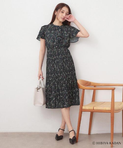 index（インデックス）の「◆【日比谷花壇コラボ】ラッフルタイプリーツワンピース【防シワ/洗濯機OK】（ワンピース・レディース・ベージュ系その他4/ブルー系5/ネイビー系・38/36/40/42）」の16枚目の写真